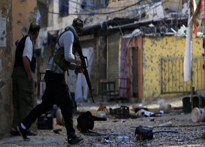 فلسطينيو سورية..  الفلتان الأمني في مخيم عين الحلوة يحولان حياتنا إلى جحيم  