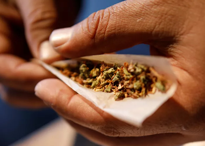 المخدرات والحشيش يتوغلان في مخيم النيرب 