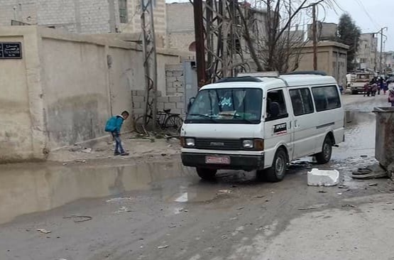 أهالي مخيم الحسينية يشتكون سوء المواصلات واستغلال سائقي الحافلات