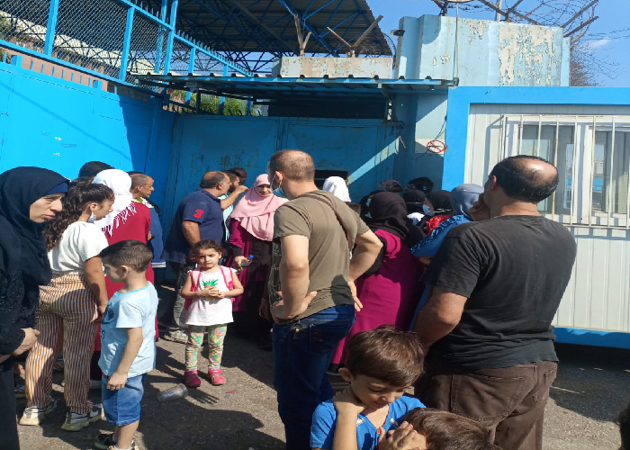 مخيم برج البراجنة. فلسطينيو سورية يعتصمون أمام مقر الأونروا 