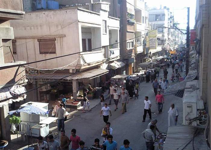 شكاوى من انتشار ظاهرة البسطات في مخيم العائدين حمص 