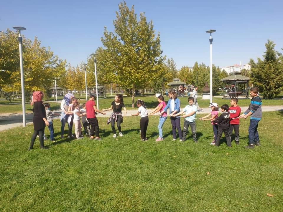 تركيا.. رحلة ترفيهية لأطفال من فلسطينيي سوريا في أنقرة