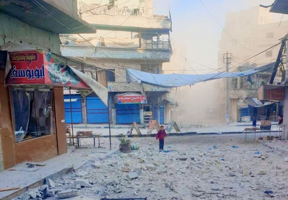 سوريا. مربية فلسطينية تقضي مع طلابها في قصف النظام مدينة أريحا