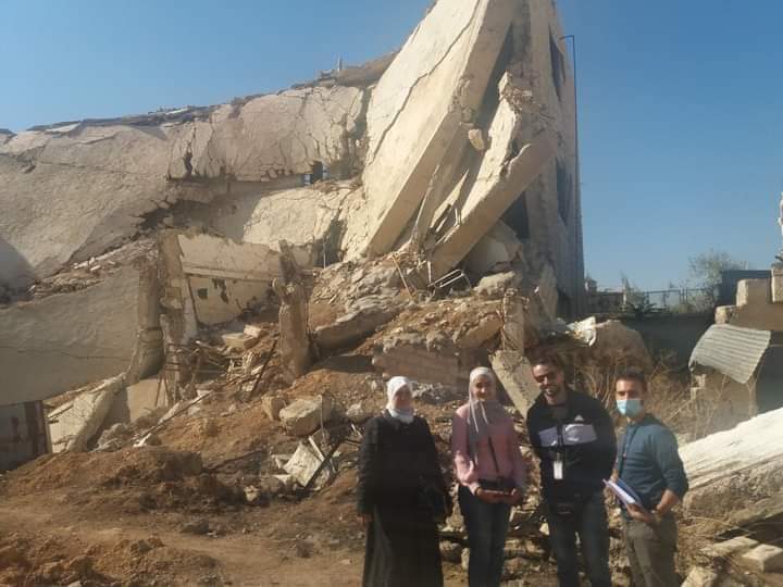 بهدف الترميم..المجلس النرويجي يزور مدارس في مخيم اليرموك