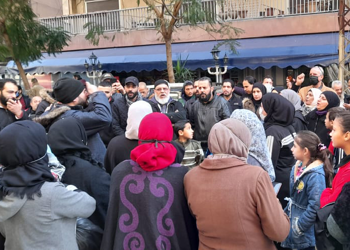 فلسطينيو سورية في طرابلس يعتصمون أمام مقر الأونروا 