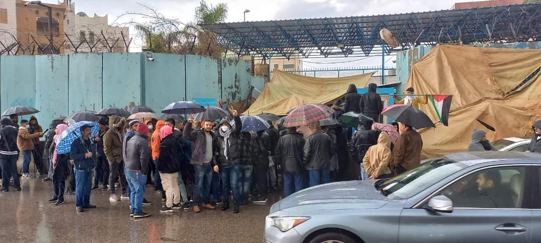 لليوم التاسع..فلسطينيو سوريا يواصلون اعتصامهم أمام مقر الأونروا في بيروت