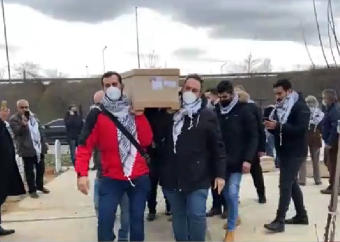 بينهم 8 فلسطينيين سوريين.. دفن جثامين ضحايا غرق القارب في بحر ايجه باليونان