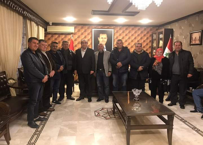 وفد من أهالي مخيم سبينة يزور محافظ ريف دمشق 