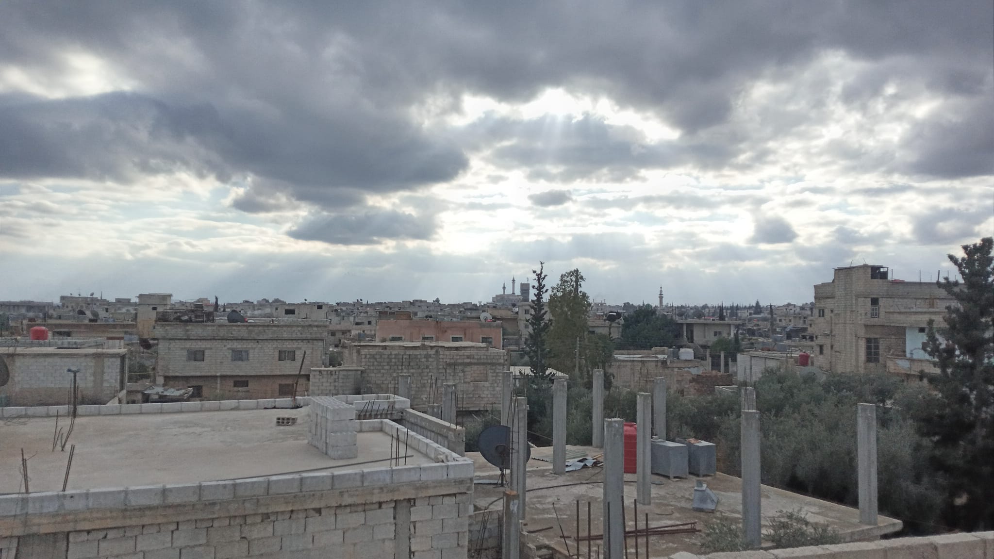 بسبب الجوال..مراهق فلسطيني ينتحر في مخيم خان الشيح 