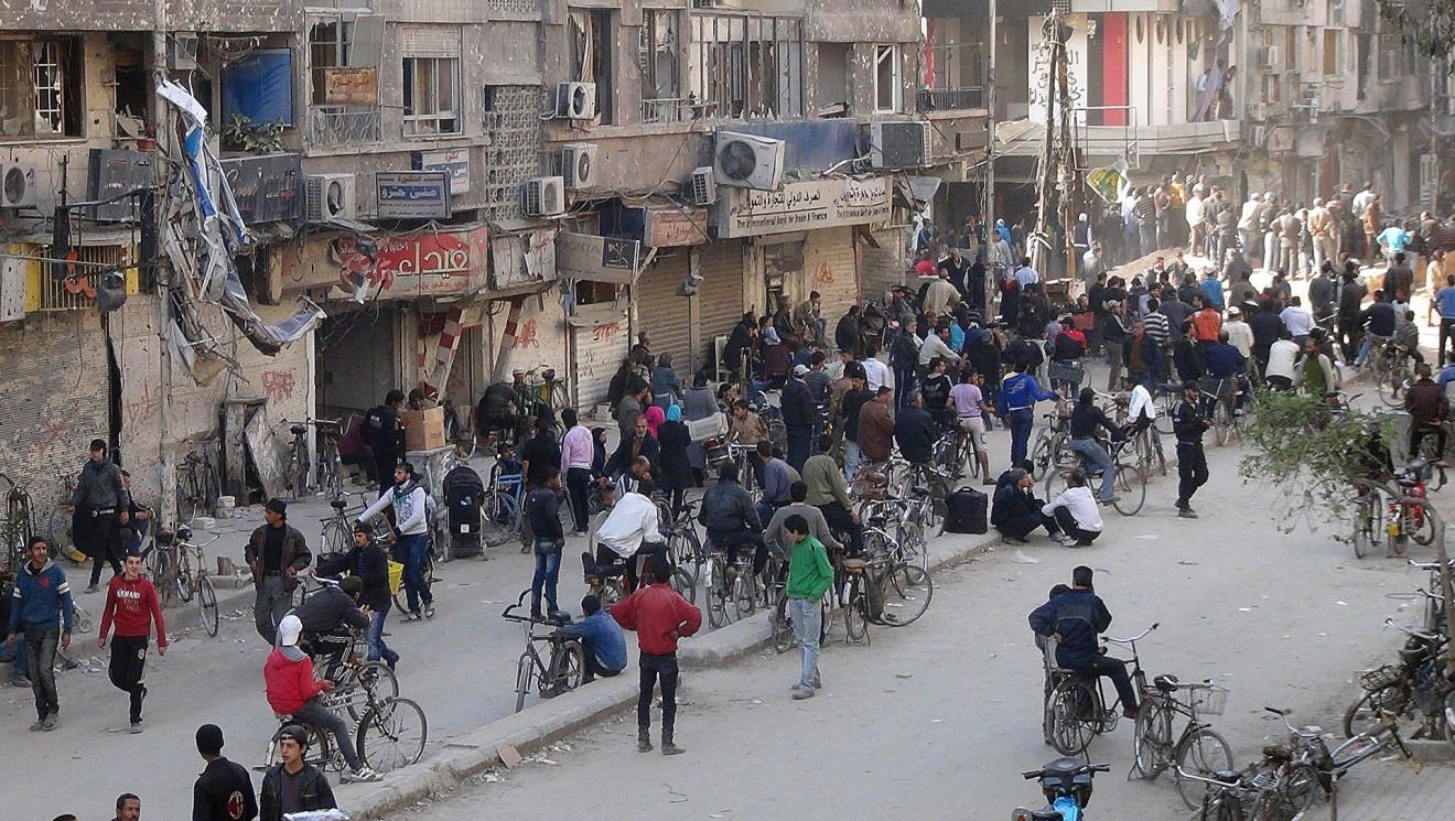 نشطاء.. عودة أهالي مخيم اليرموك الضامن الوحيد لإعادة تأهيل البنى التحتية 