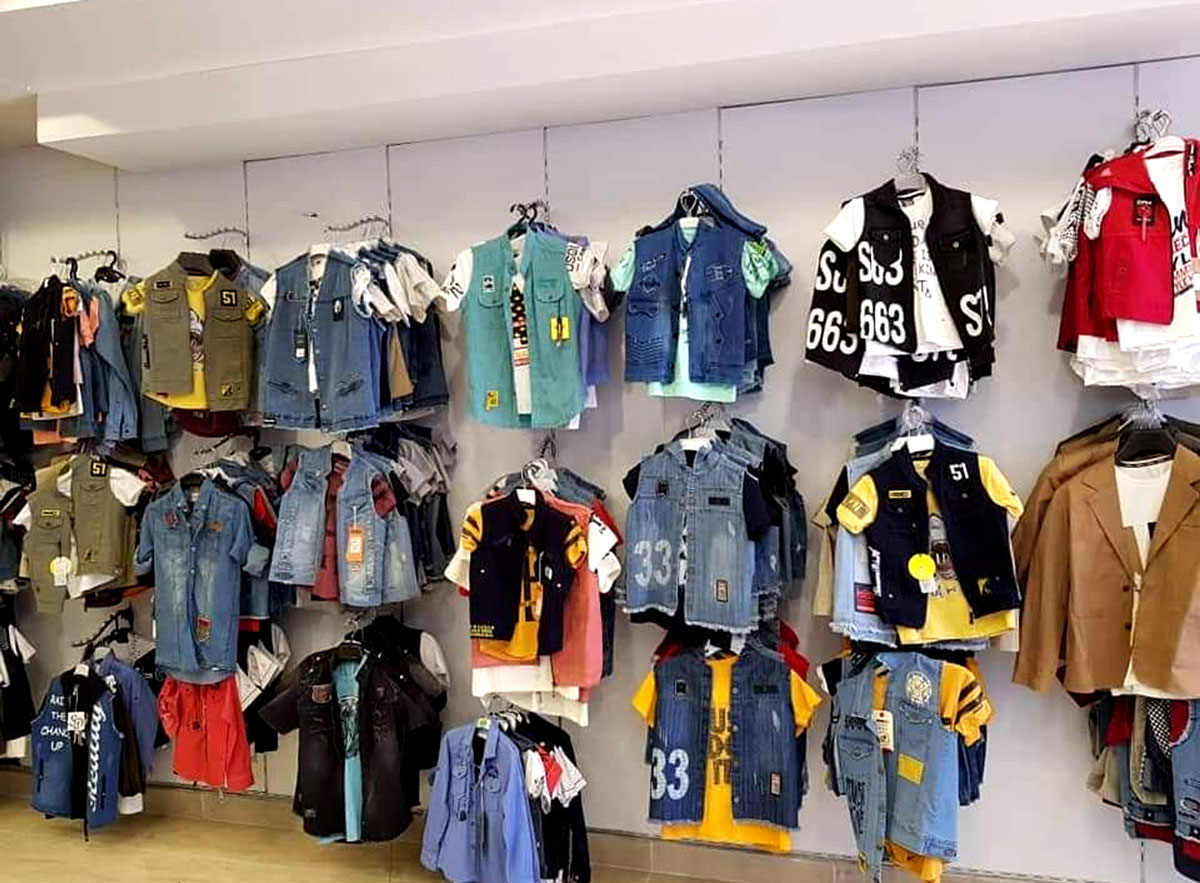 سوريا..ارتفاع الأسعار يحرم الأطفال من لباس العيد