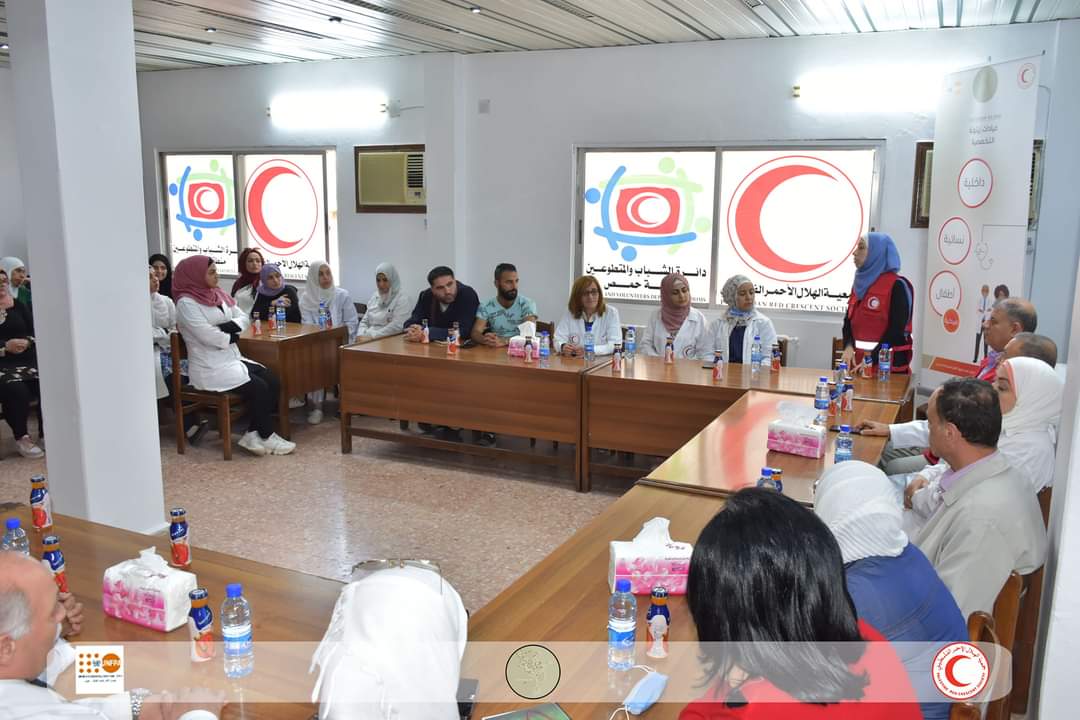 الهلال الأحمر الفلسطيني يحتفل بالقابلات الفلسطينيات في سوريا