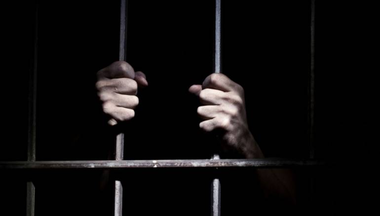 بعد استثنائهم من العفو ..أهالي المعتقلين الفلسطينيين يناشدون لإطلاق سراح أبنائهم