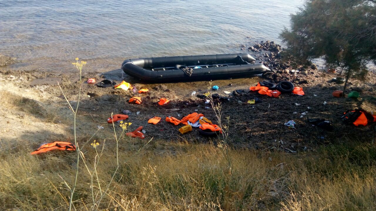 اليونان. نقل عدد من المهاجرين الفلسطينيين إلى الحجز الصحي وترك آخرين وسط البحر 