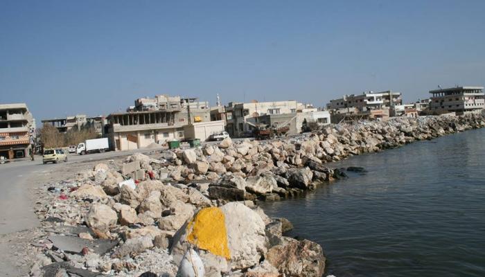 مخيم الرمل.. استمرار انقطاع التيار الكهربائي بعد العاصفة التي ضربت اللاذقية