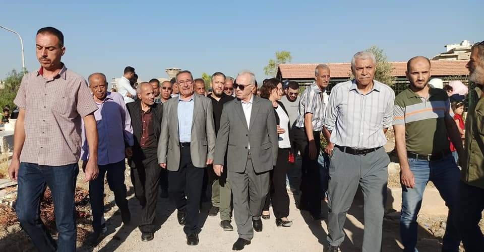 بعد إغلاقها لعدة أعوام. السفير الفلسطيني يزور مقبرة الشهداء في مخيم اليرموك للمرة الثانية