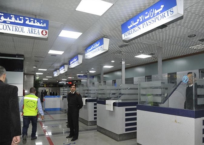 باستثناء حملة الوثائق السورية. النظام يمنع دخول الفلسطينيين إلى سوريا دون موافقة فرع ٢٣٥