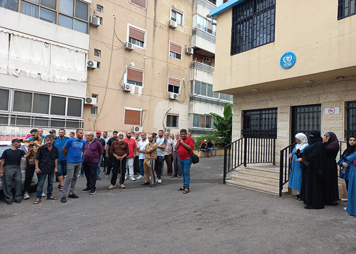 فلسطينيو سورية يعتصمون أمام مقر الأونروا بمدينة صيدا 