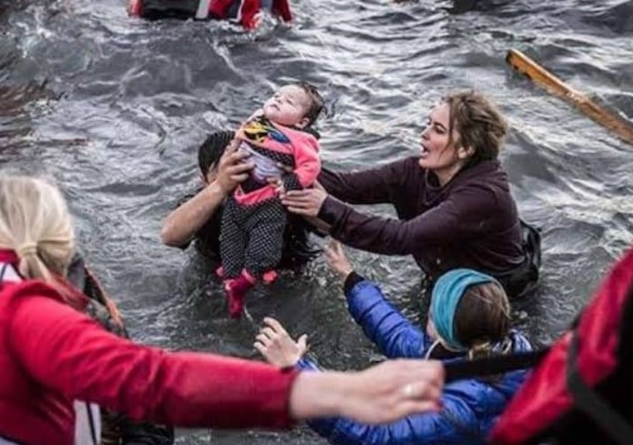 بعد غرق 6 لاجئين.. الاتحاد الأوروبي يدعو اليونان لفتح تحقيق
