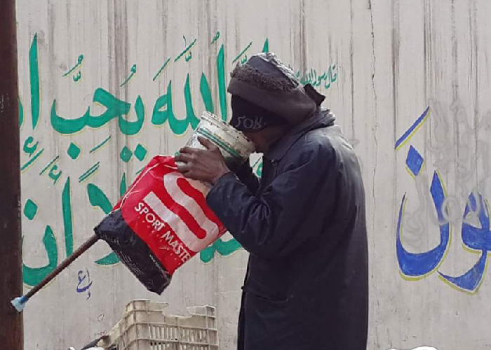 219 فلسطينياً قضوا جراء الجوع والحصار في مخيم اليرموك بينهم "37" طفلاً