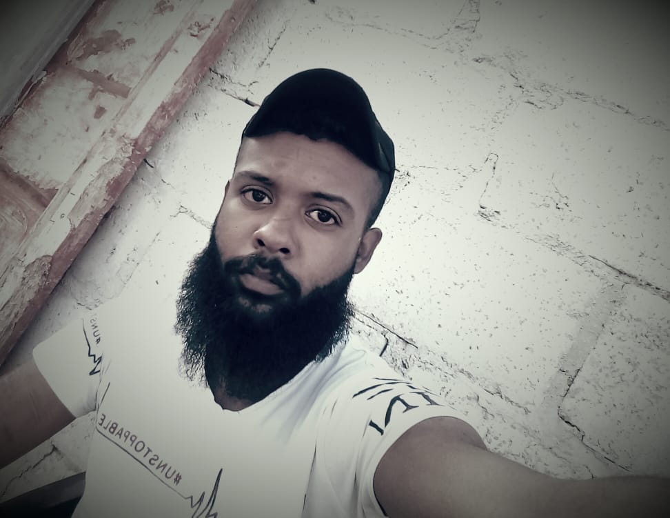 قضاء الفلسطيني أحمد علي فلاحة أحد أبناء مخيم درعا