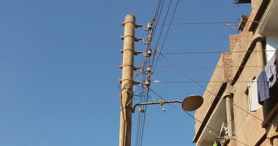 مخيم خان دنون. تعرض طفل فلسطيني للصعق بالكهرباء