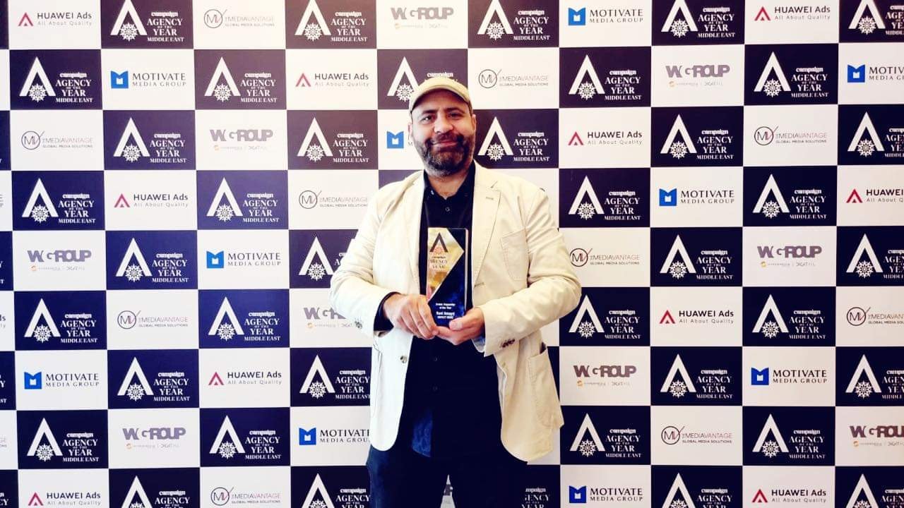 فلسطيني يفوز بجائرة أفضل كاتب إعلاني