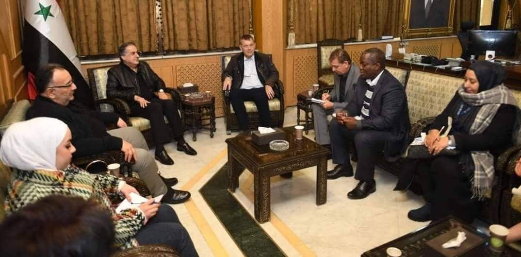 لبحث واقع اللاجئين في حلب. لقاء يجمع مفوض الأونروا بمحافظ حلب