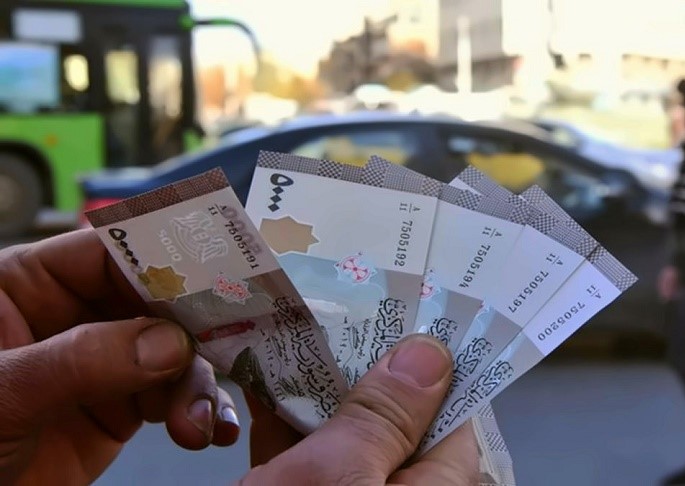 الأونروا تؤجل توزيع مساعداتها المالية بعد رفع سعر صرف الدولار