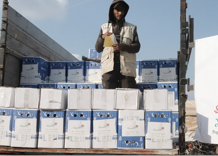 مؤسسة فلسطينية تقدم مساعدات في مخيمي المحمدية ودير بلوط