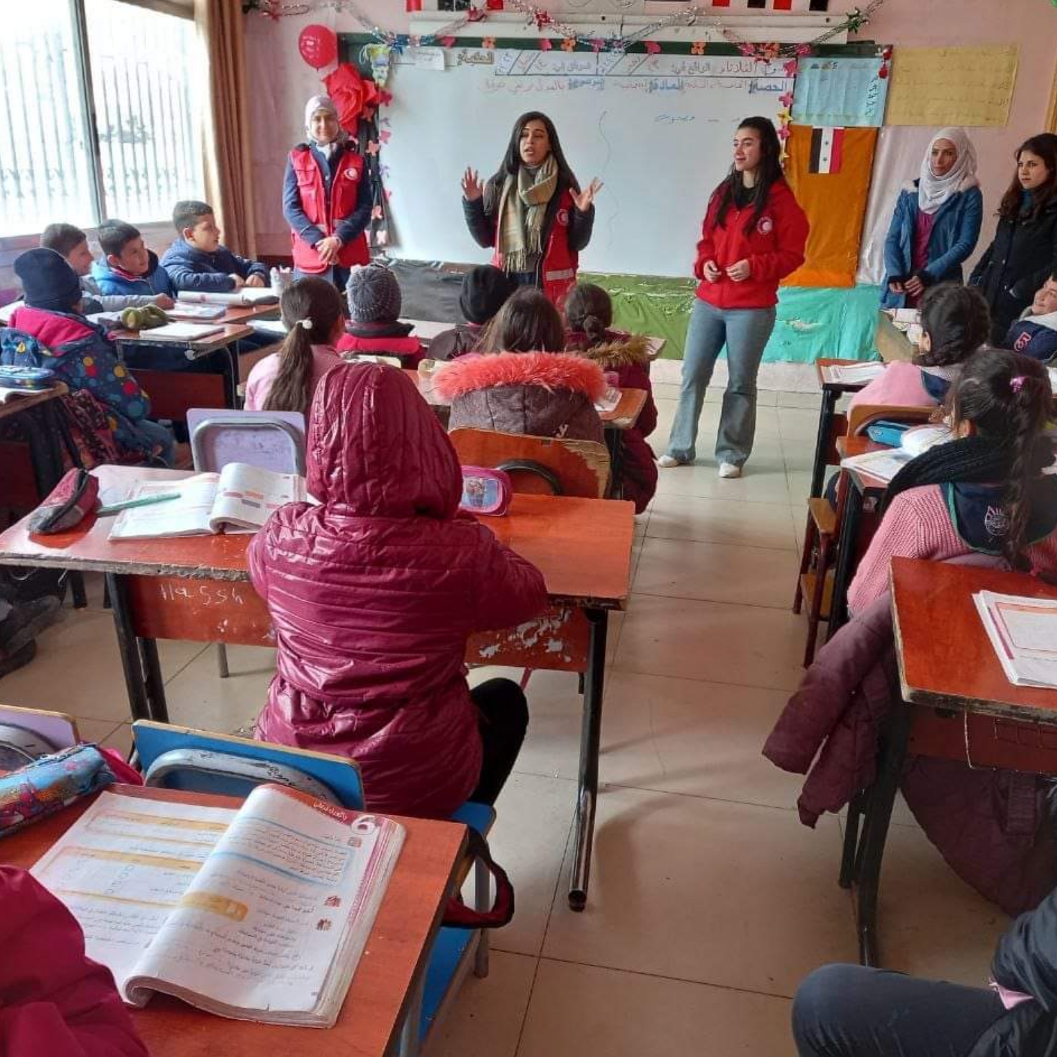 الهلال الأحمر يبدأ سلسلة برامج دعم نفسي خاصة بالزلزال