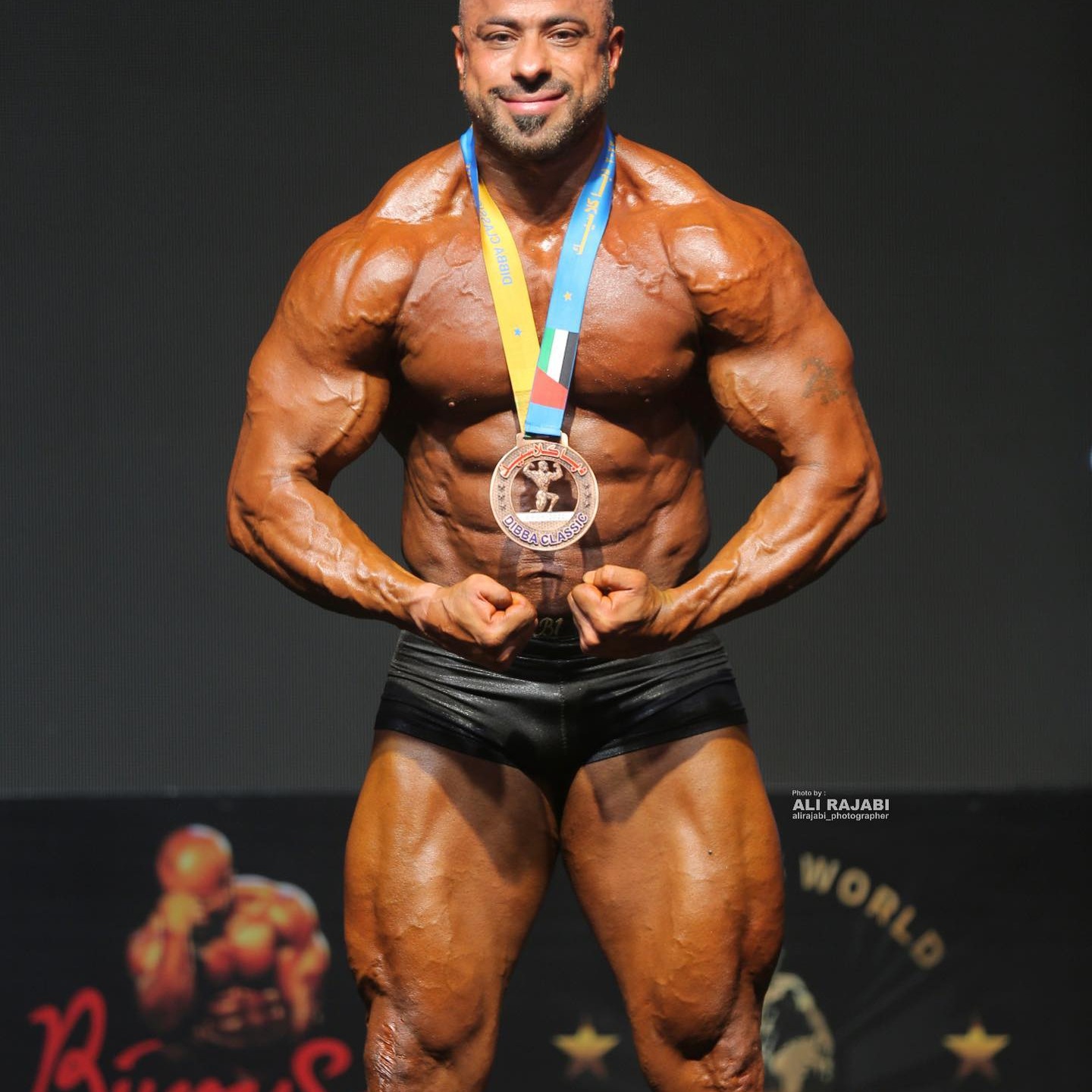 فلسطيني سوري يفوز بالمركز الثاني في بطولة عجمان الدولية لبناء الأجسام