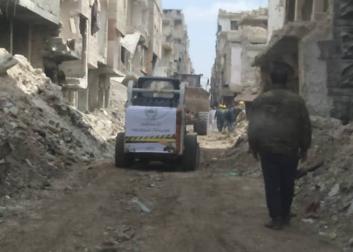 مخيم اليرموك. حركة نشطة للأهالي والآليات في عدة أحياء