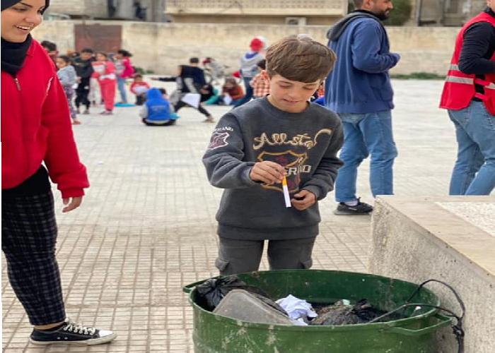 مخيم الرمل.. جلسة توعوية للحد من انتشار ظاهرة التدخين