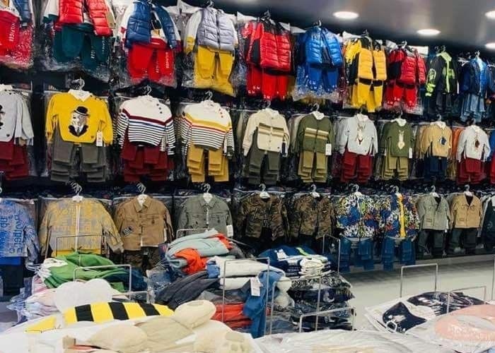 أسعار الملابس تحرم العائلات الفلسطينية والسورية من فرحة العيد