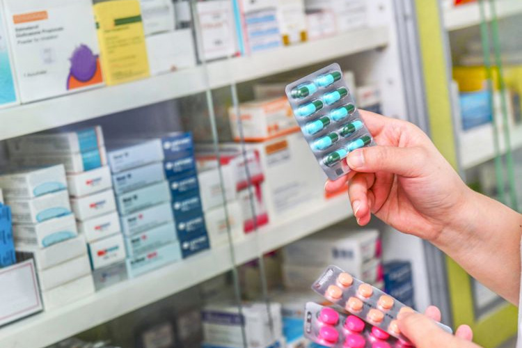 شكاوى من نقص الدواء في مخيم جرمانا للاجئين الفلسطينيين