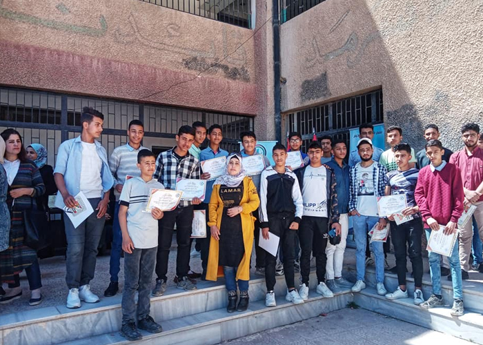 مخيم سبينة. تكريم الطلاب المتفوقين في المدرسة الثانوية