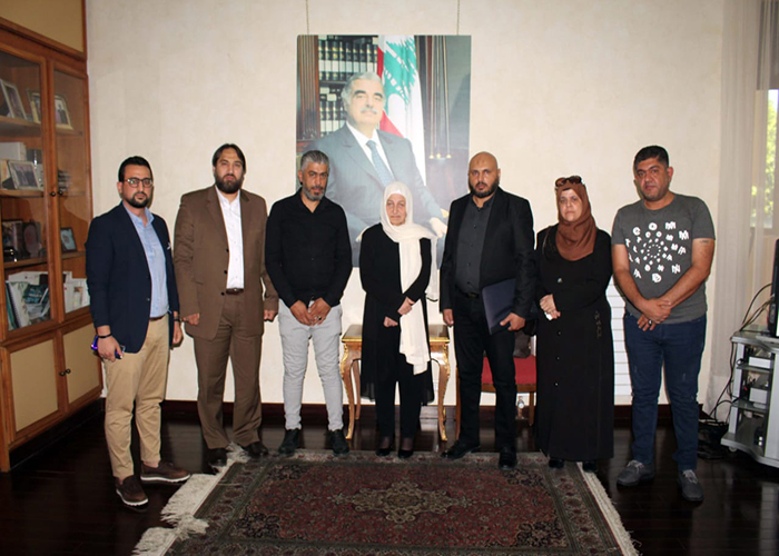 لبنان.. وفد من نشطاء فلسطينيي سورية يلتقي بهية الحريري