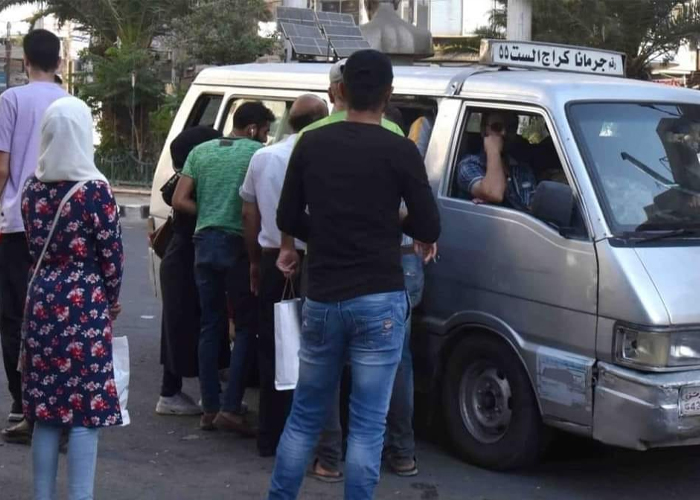 أزمة سير في مخيم جرمانا بسبب تخفيض مخصصات المازوت للحافلات