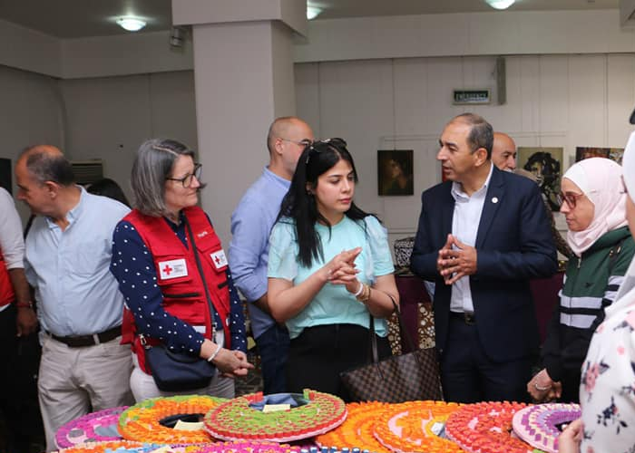 افتتاح معرض لمنتجات خريجي التدريب المهني في جمعية الهلال الأحمر الفلسطيني بسورية