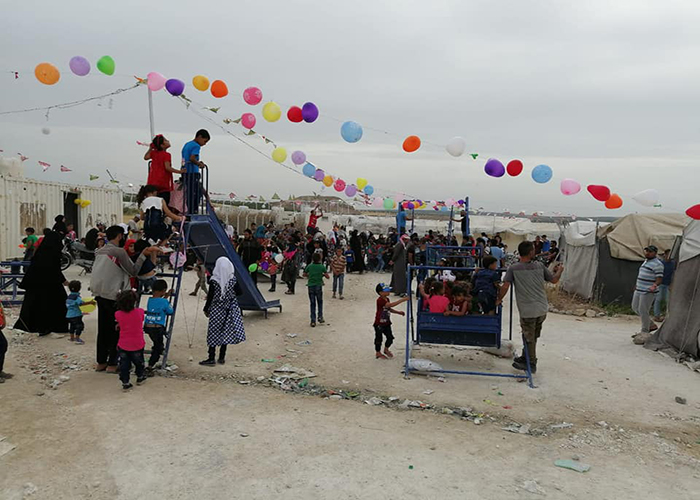 فلسطينيو الشمال السوري العيد شمعة منيرة وسط ظلام البؤس والتهجير