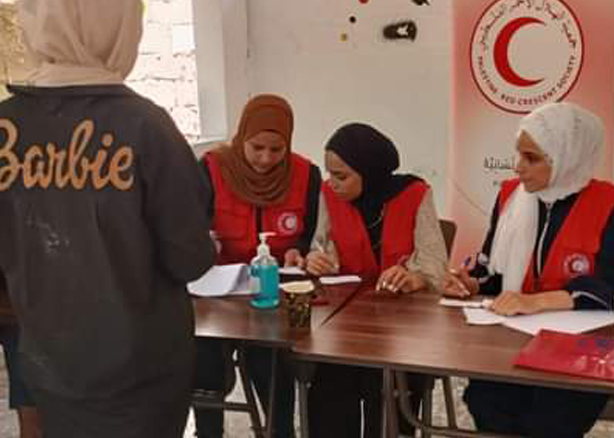 توزيع ملابس العيد لمتضرري الزلزال في مخيمات النيرب وحندرات والرمل