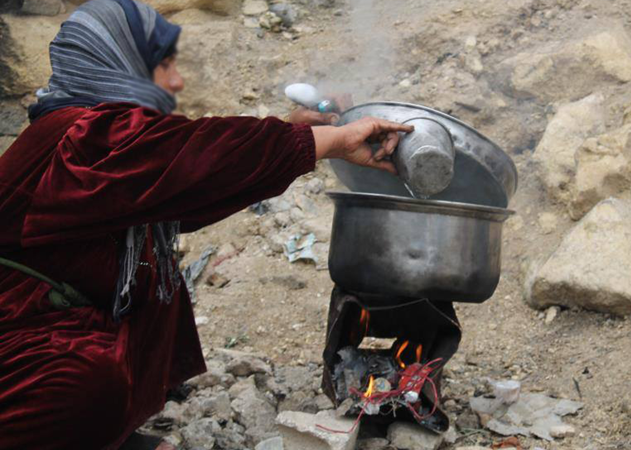 على هذه الأرض ما يستحق الحزن.. فلسطينية سورية تروي تفاصيل مأساتها 