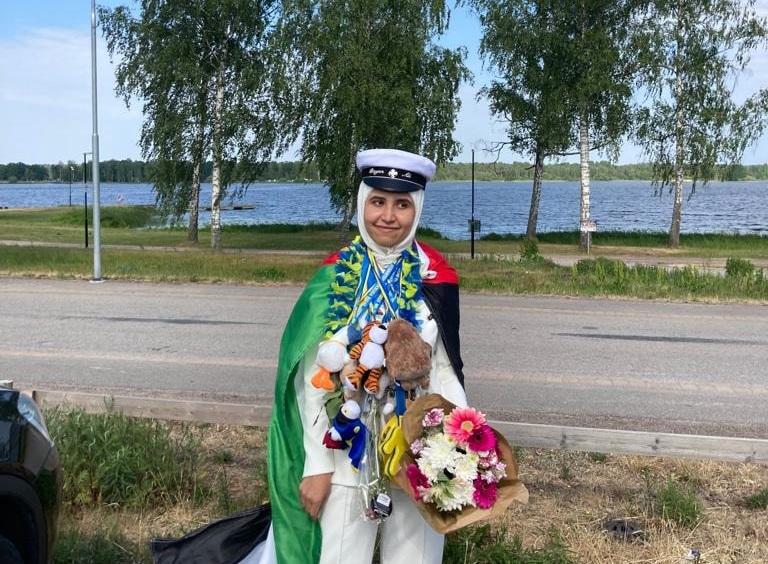 قصة نجاح. متفوقة فلسطينية تحصل على المعدل الكامل في الثانوية وتطمح لأن تكون طبيبة