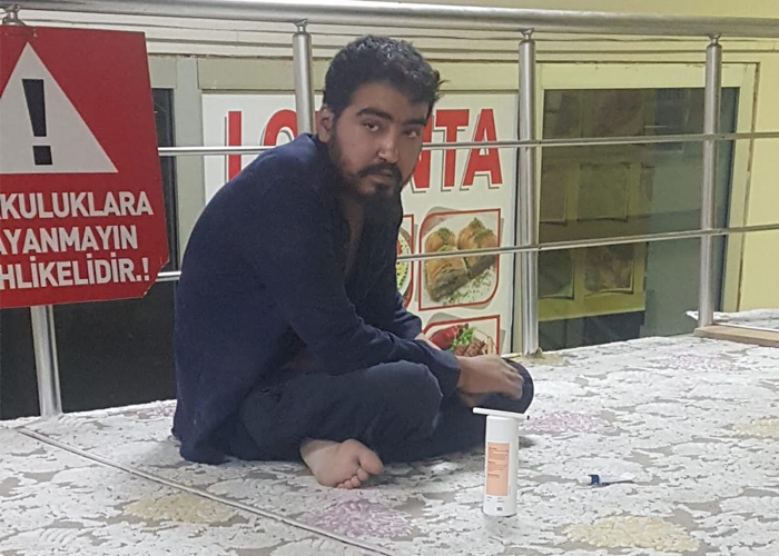 والدة الفلسطيني ليث جهاد تجدد مناشدتها للكشف عن مصير نجلها 