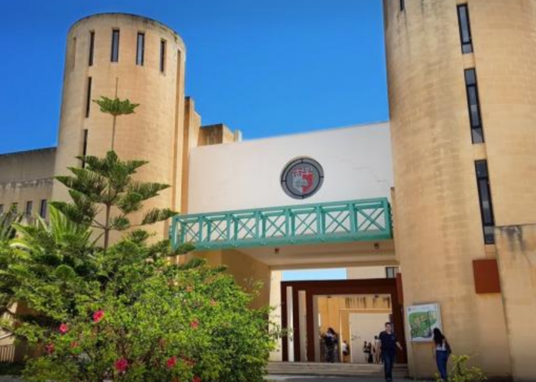 منح دراسية لطلبة الشتات في الجامعة الأمريكية في مالطا
