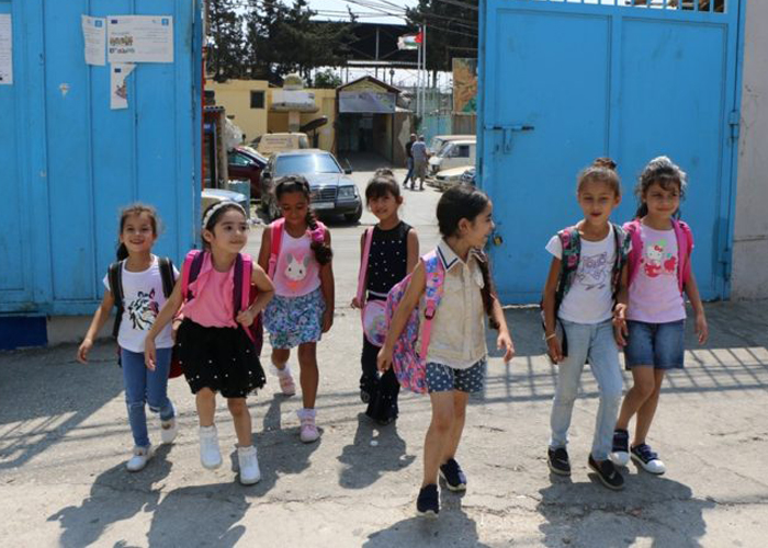 لبنان.. أهالي الطلبة الفلسطينيين السوريين يطالبون الأونروا بتوفير وسائل نقل لأبنائهم