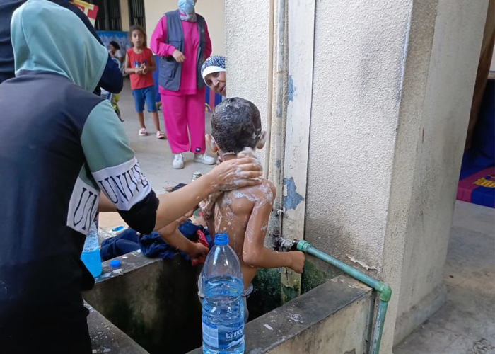 نازحو مخيم عين الحلوة يطالبون الأونروا بصرف مستحقاتهم النقدية 