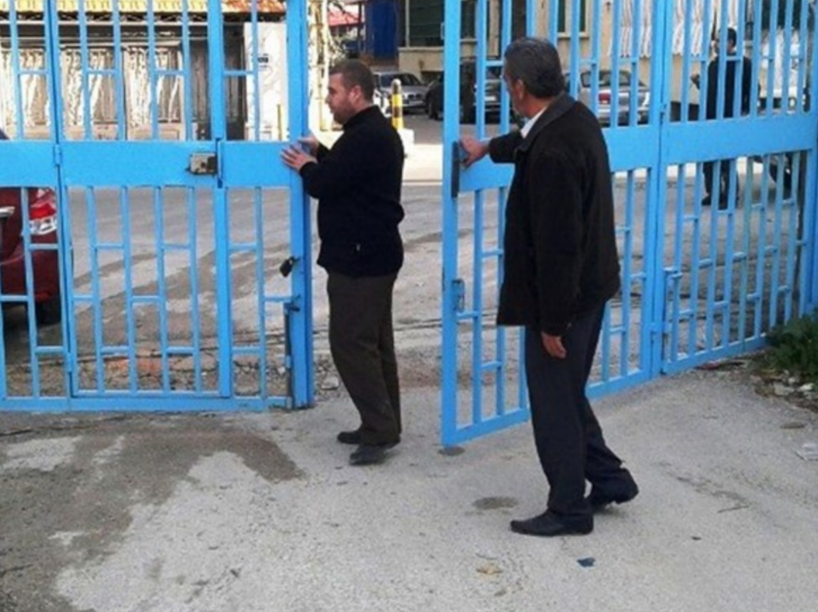 تأجيل افتتاح المدارس في صيدا يثير استياء أهالي الطلاب الفلسطينيين السوريين