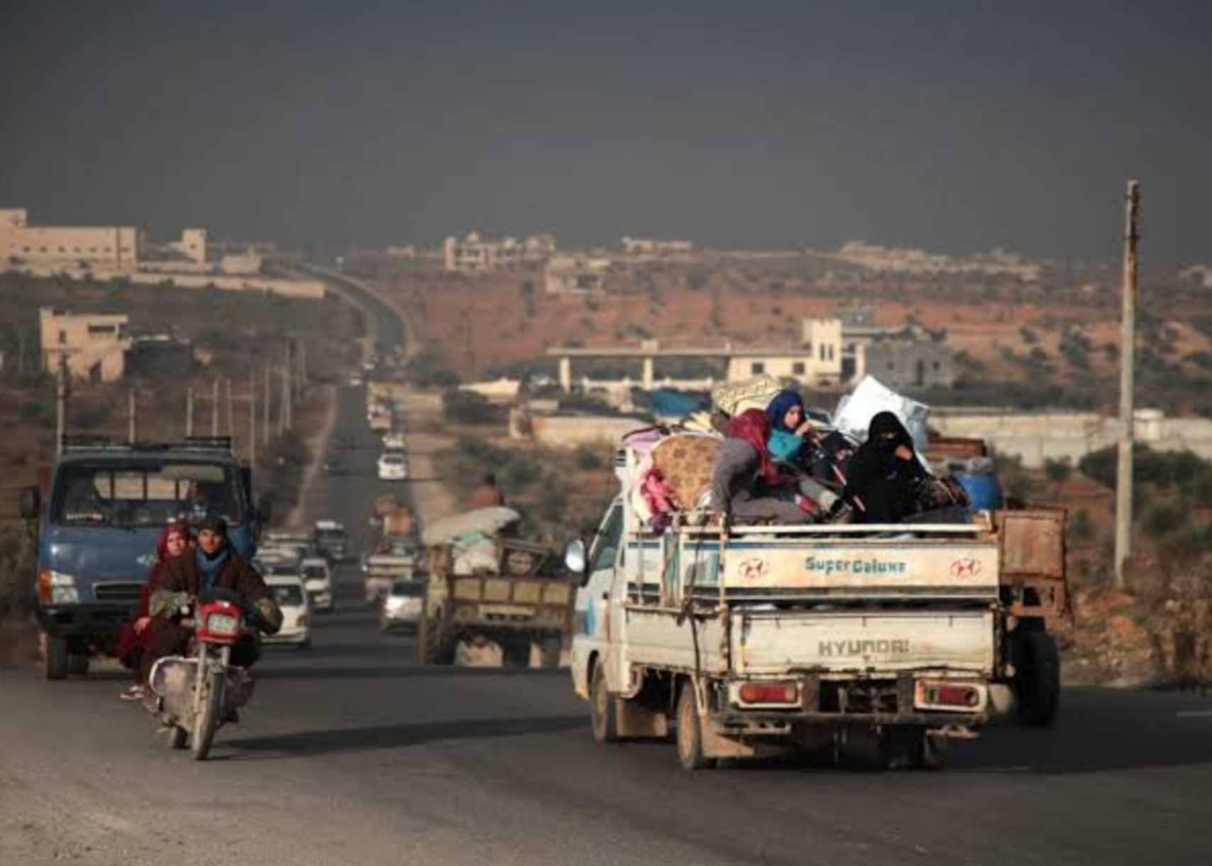 عشرات العائلات الفلسطينية في إدلب تقع تحت خطر قصف القوات الحكومية السورية